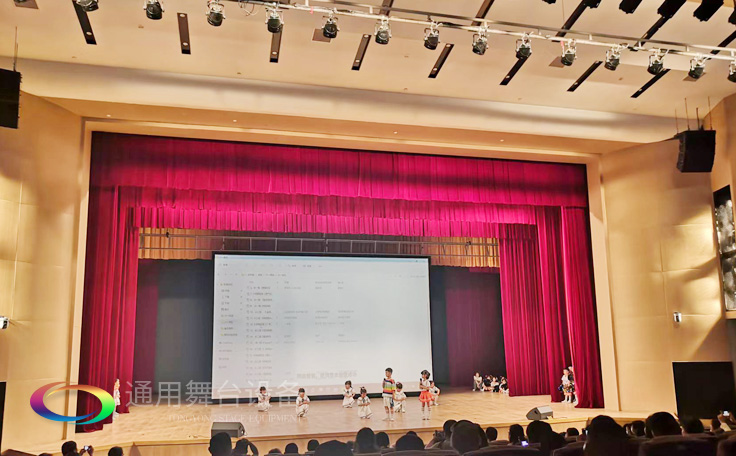 南京某戲劇院對開阻燃幕布、舞臺音響、燈光吊桿項目完工及試運(yùn)營