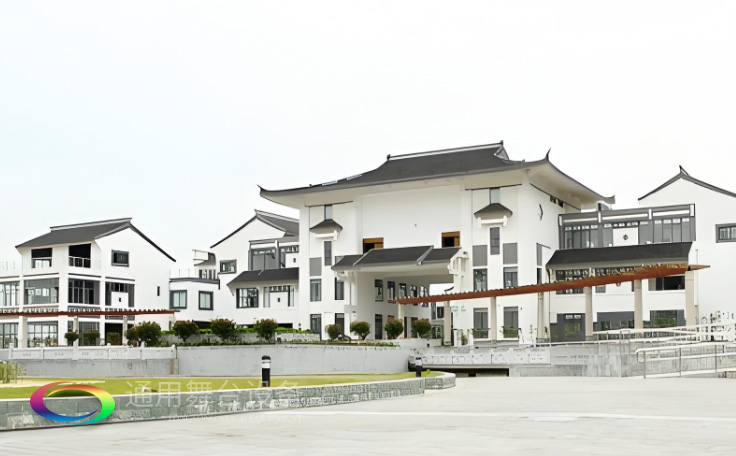 戴南文化藝術(shù)中心禮堂舞臺(tái)設(shè)備、舞臺(tái)阻燃幕布全面升級(jí) 賦能多元藝術(shù)呈現(xiàn)