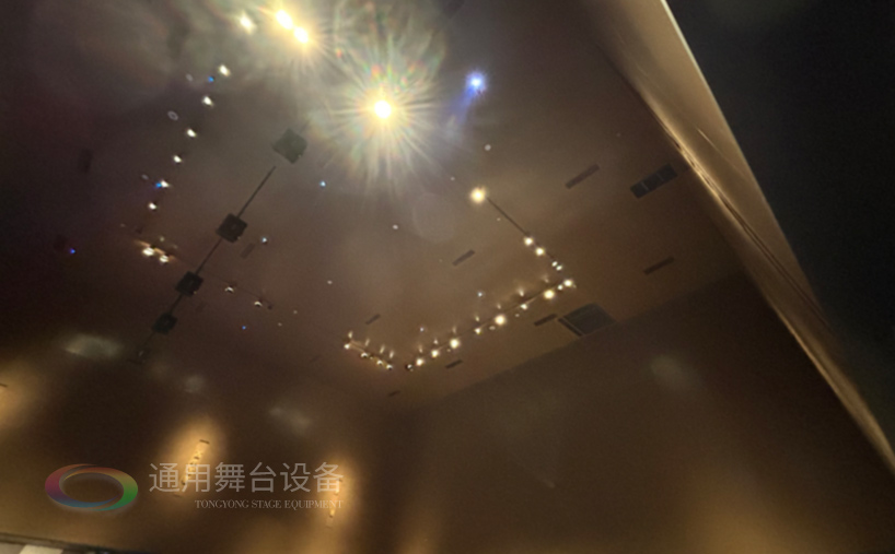 高效安裝舞臺(tái)吊桿、阻燃幕布，助力博物館多功能舞臺(tái)升級(jí)