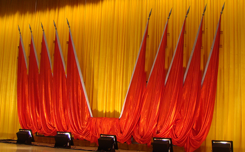 提升阻燃幕布品質，保障舞臺使用安全！通用舞臺阻燃幕布新年開工